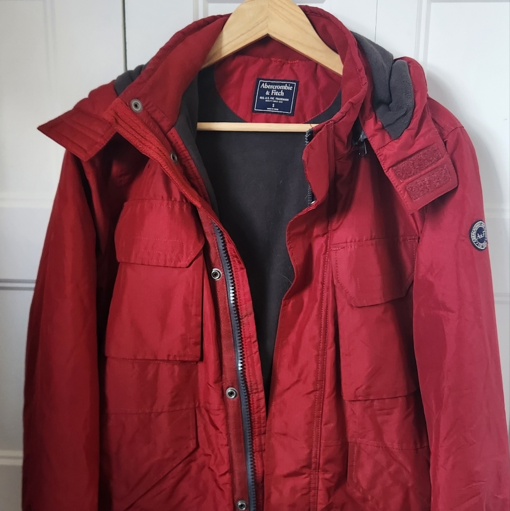 Abercrombie Technical Jacket, men's Small, Red